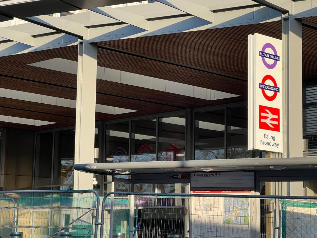 Mia Residence - Entire Studio Apartment - City View - London - Next To Ealing Broadway Station Exterior foto