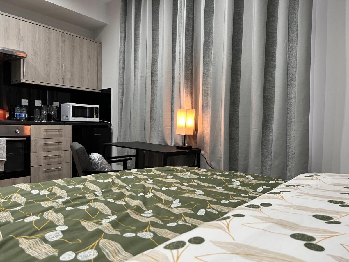 Mia Residence - Entire Studio Apartment - City View - London - Next To Ealing Broadway Station Exterior foto