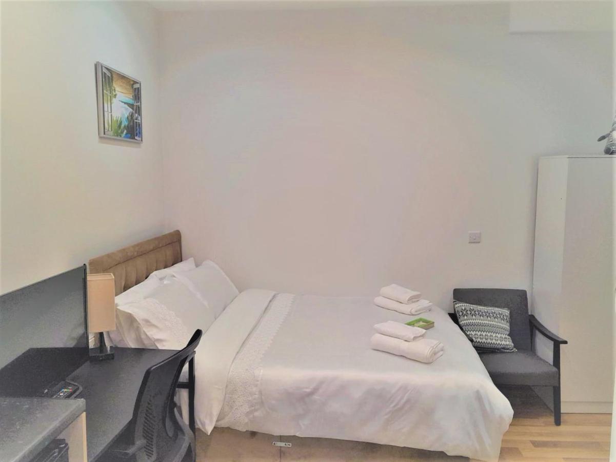 Mia Residence - Entire Studio Apartment - City View - London - Next To Ealing Broadway Station Exterior foto